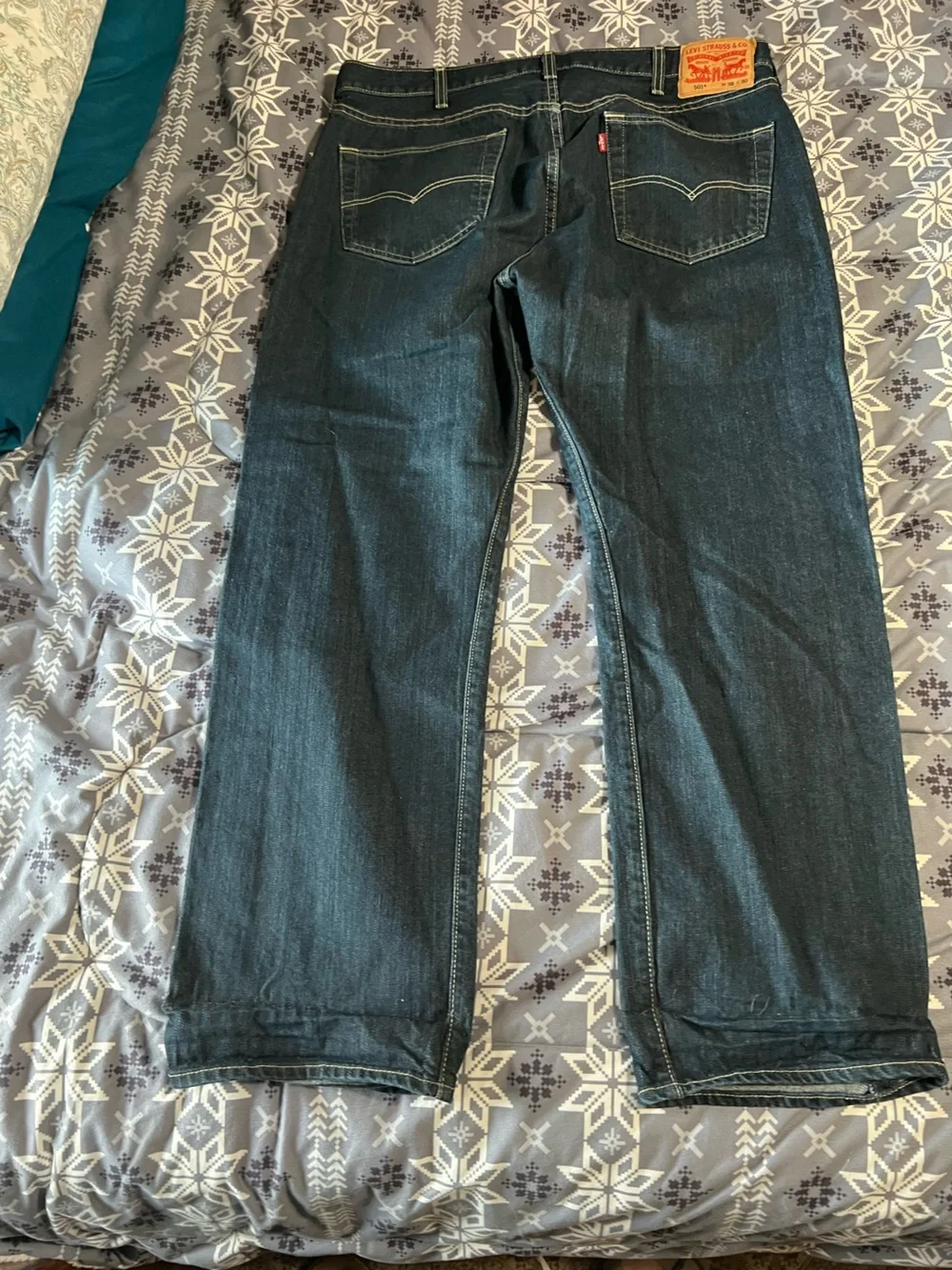 Levis relaxed straight